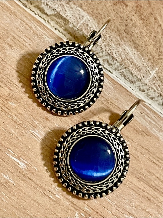 Elegantique Jewelry - Small Handcrafted Deep Blue Cabochon Vintage Style Detail Drop Earrings